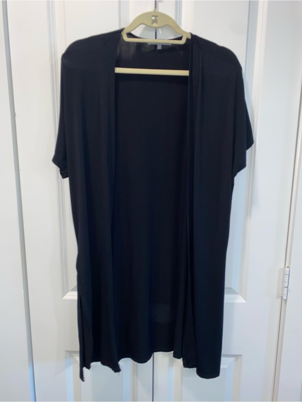 Open-Front Short Sleeve Tunic Cardigan in Black